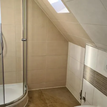 Plenus Airport Arsterdamm 公寓