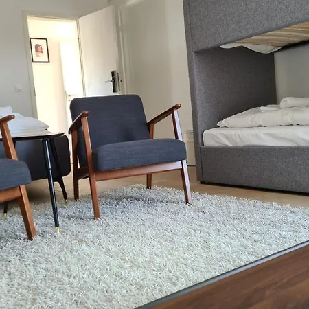 Plenus Airport Arsterdamm Apartmán *